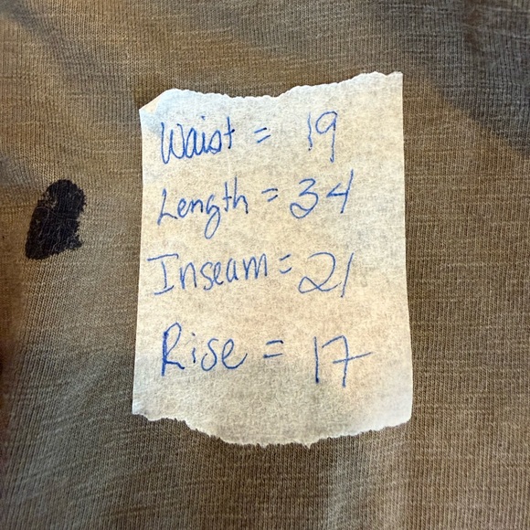 Plantana plantation Relaxed Wide-Leg Cargo Pants in Olive Green with Black Print - Picture 9 of 9